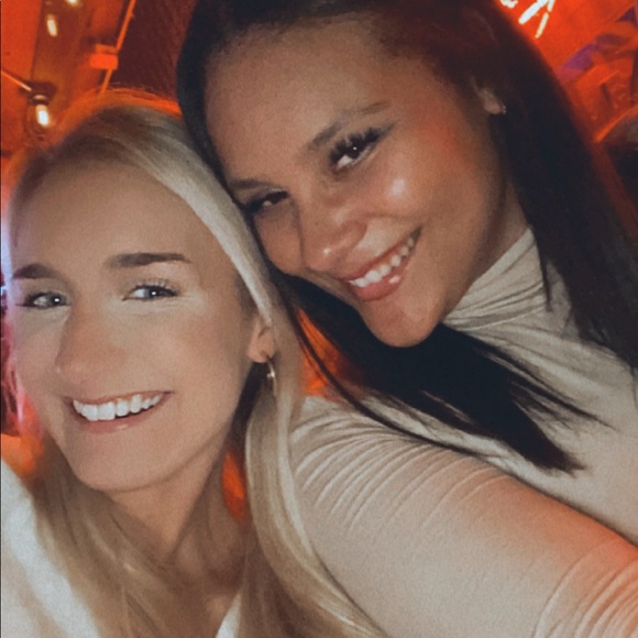 Meet your Posher, Emily - Picture 1 of 1